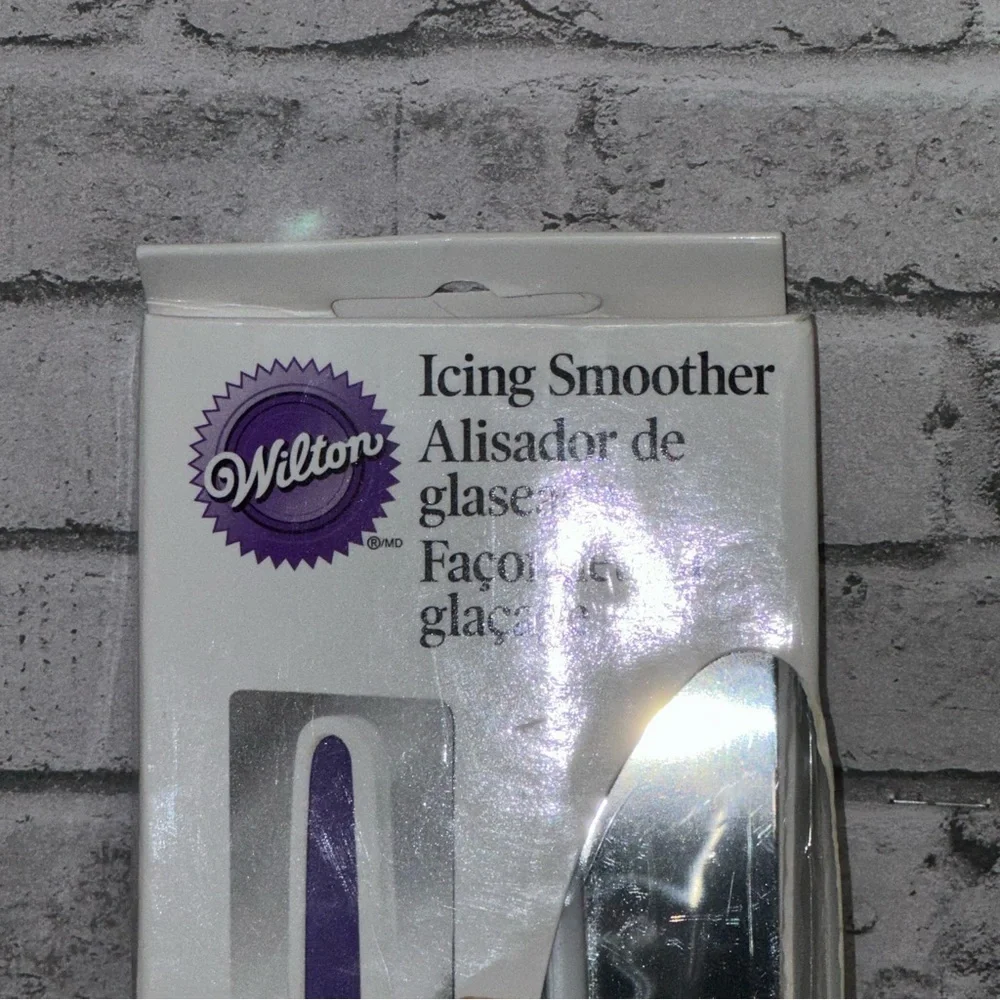 Wilton Cake Icing Smoother 9 in X 3 in Stainless Steel NEW IN BOX